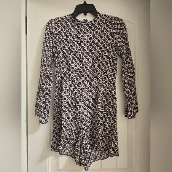 🌟7/25$ ZARA WOMAN  Bell Sleeve Open Back Romper - Picture 8 of 10